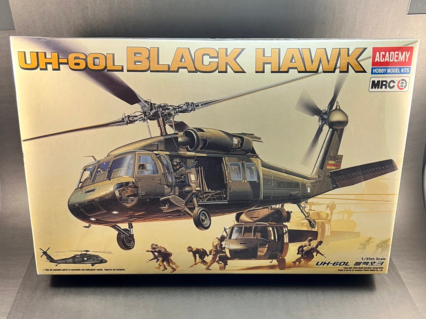 Academy MRC Model Kit 2192 1:35 Scale UH-60L Black Hawk