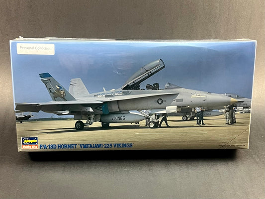 Hasegawa Model Kit DT139 1:72 Scale F/A-18D Hornet 'VMFA(AW)-225 Vikings'