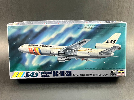 Hasegawa Model Kit LC17 1:200 Scale SAS McDonnell Douglas DC-10-30