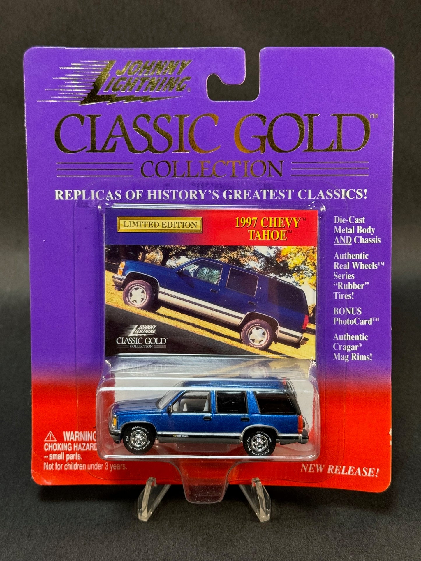 1999 Johnny Lightning Classic Gold Collection 1997 Chevy Tahoe, Blue