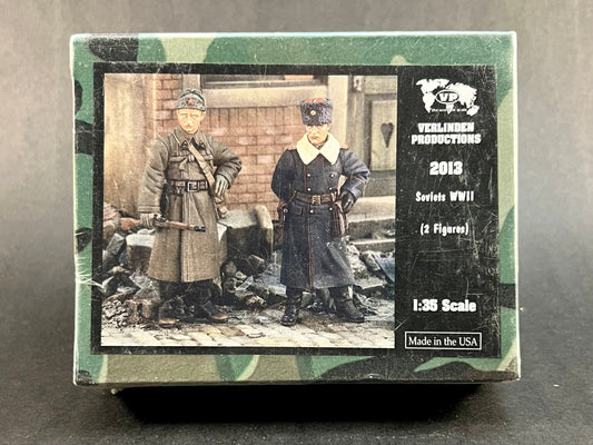 Verlinden Productions Model Kit 2013 1:35 Scale Soviets WWII (2 Figures)