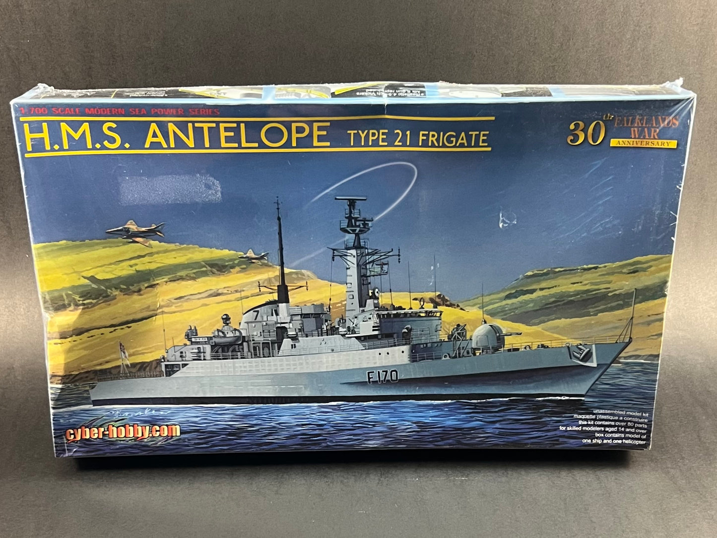 Cyber Hobby Model Kit 7122 1:700 Scale HMS Antelope Type 21 Frigate