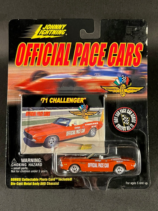 Johnny Lightning 1999 Official Pace Cars '71 Challenger, Red