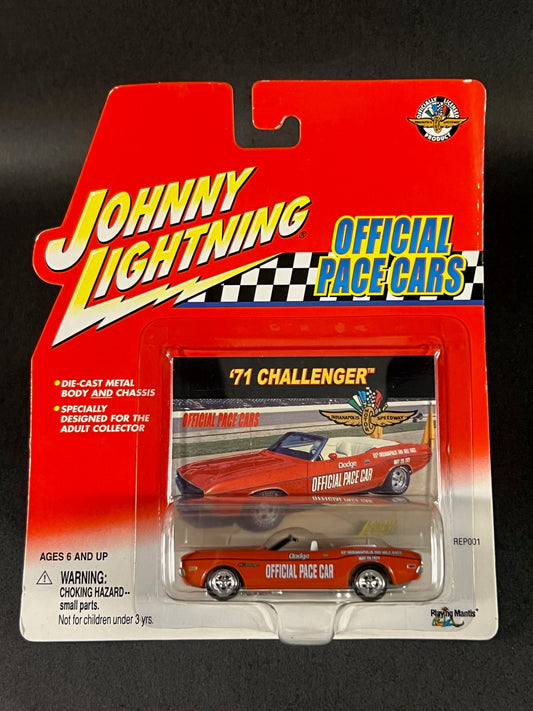 Johnny Lightning 2001 Official Pace Cars '71 Challenger, Red