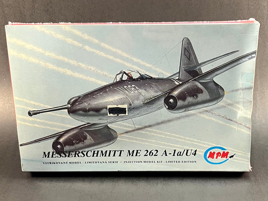 MPM Model Kit 72019 1:72 Scale Messerschmitt ME 262 A-1a/U4