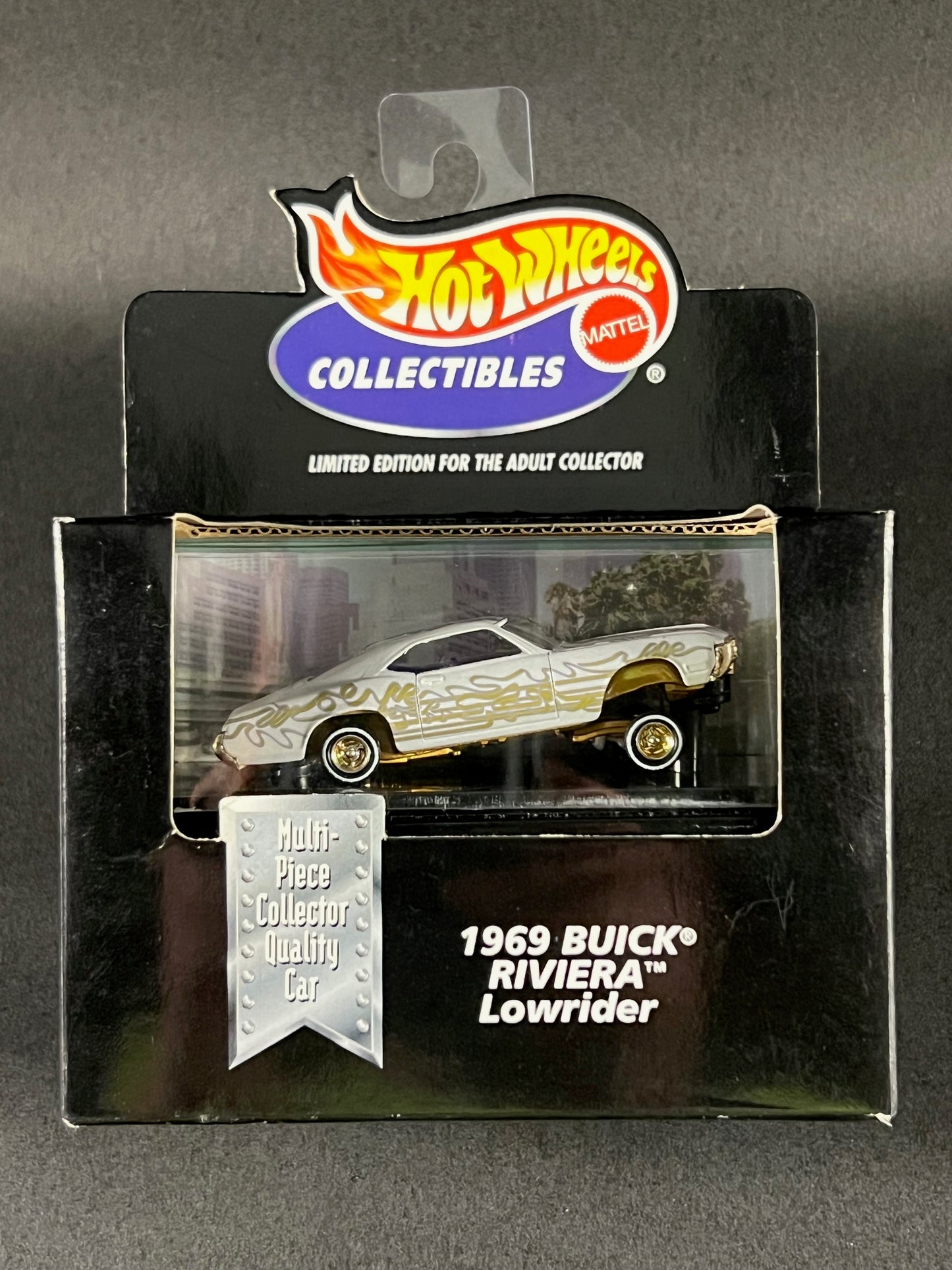 Hot Wheels 1998 Cool Collectibles 1969 Buick Riviera Lowrider, White