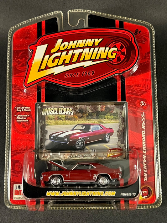 Johnny Lightning 2007 Muscle Cars #69 R13 ‘69 Chevy Camaro RS/SS, Red