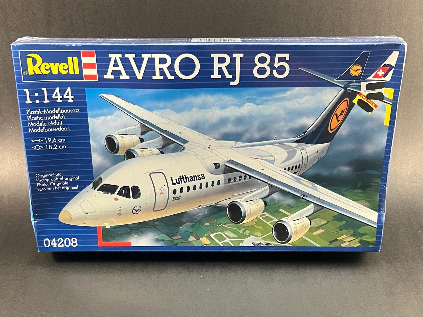 Revell Model Kit 04208 1:144 Scale Avro RJ 85