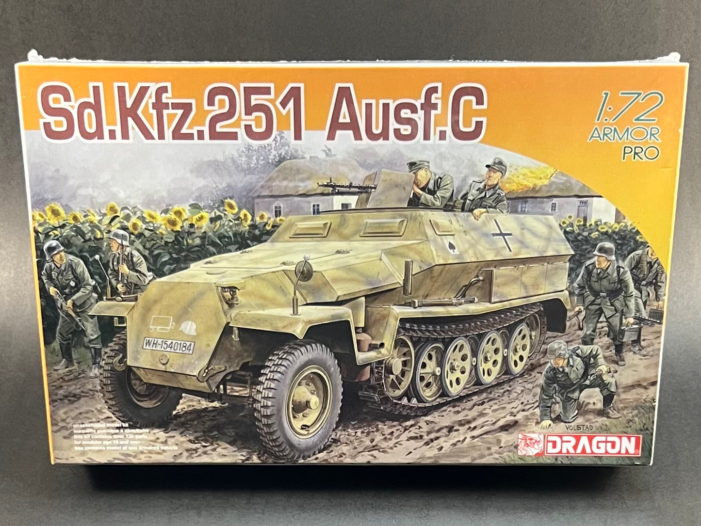 Dragon Models Model Kit 7223 1:72 Scale Sd.Kfz.251 Ausf.C