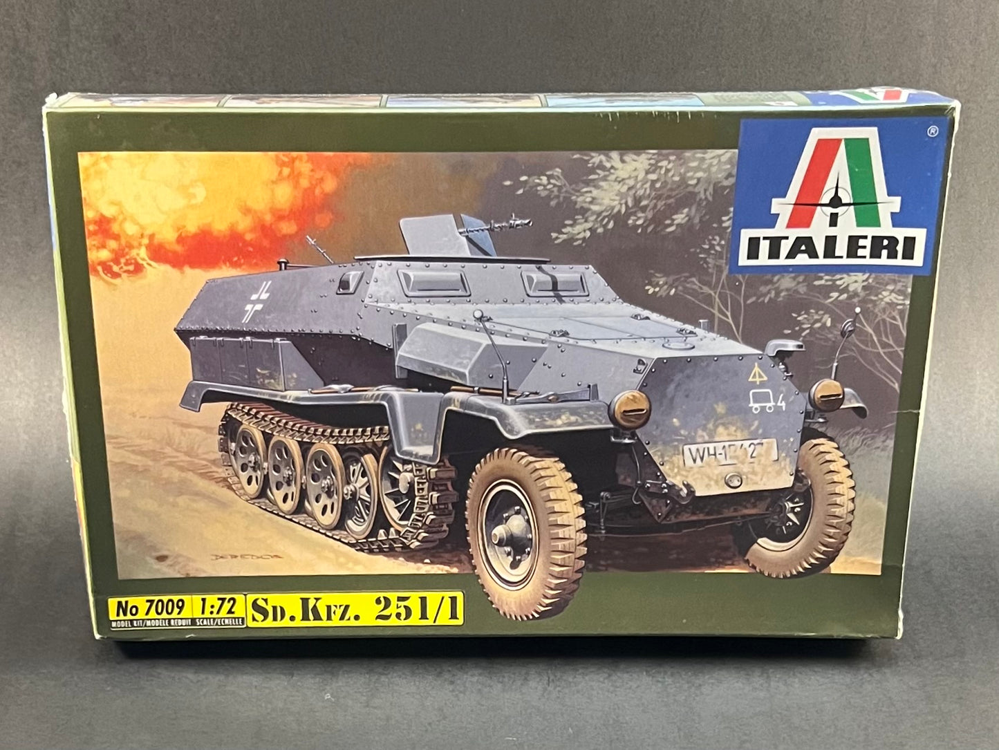 Italeri Model Kit 7009 1:72 Scale Sd. Kfz. 251/1