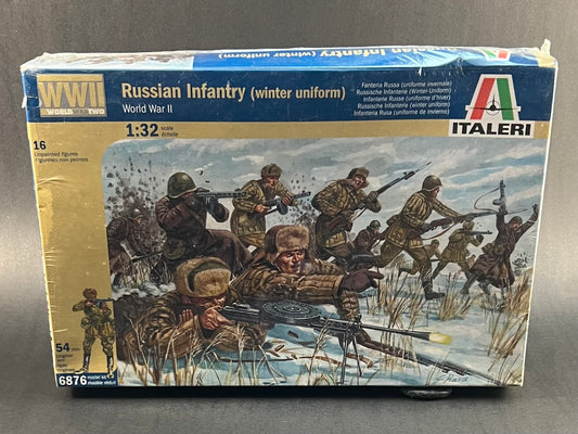 Italeri Model Kit 6876 1:32 Scale World War II Russian Infantry (Winter Uniform)