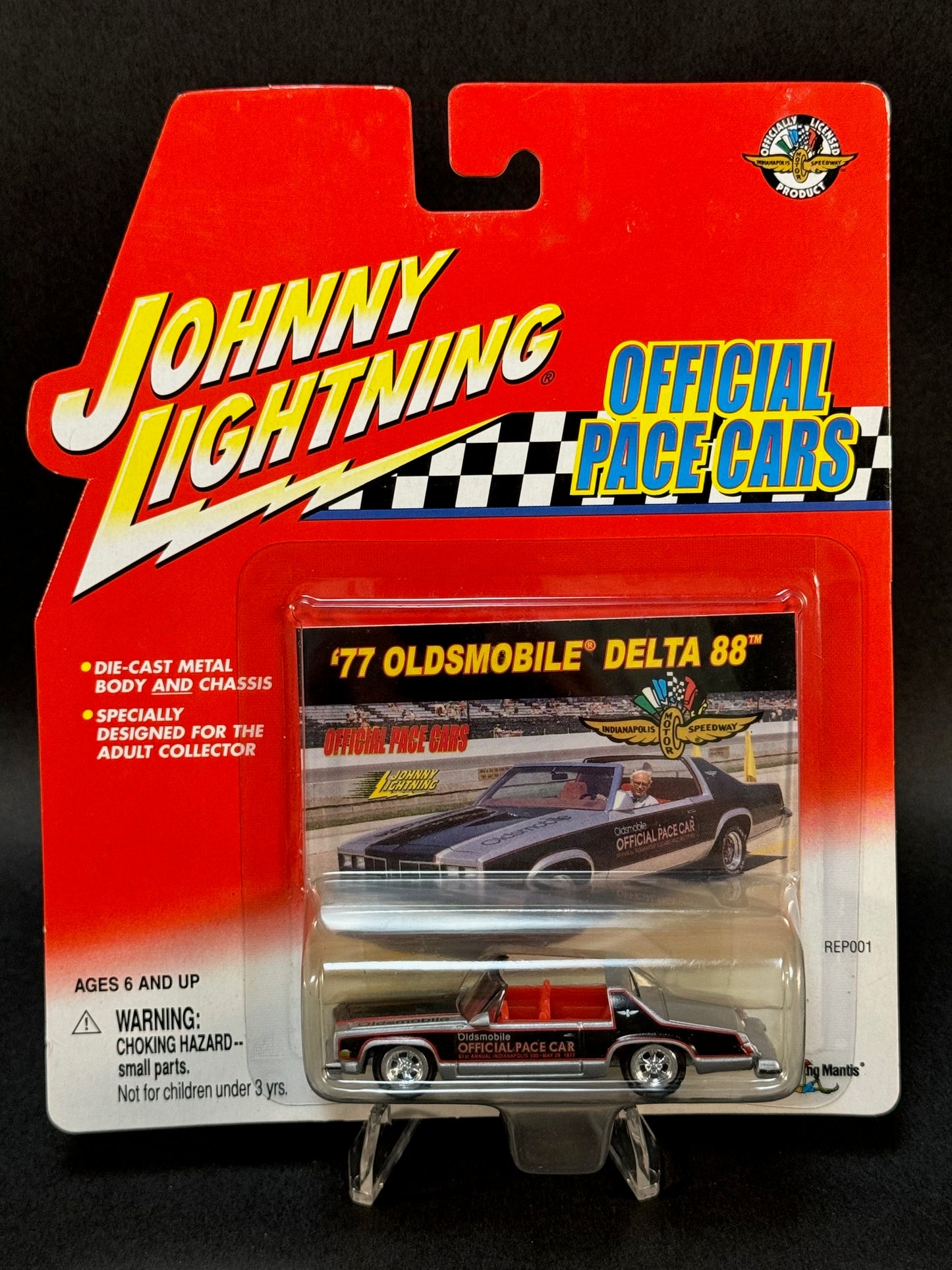 2001 Johnny Lightning Official Pace Cars '77 Oldsmobile Delta 88, Black and Silver