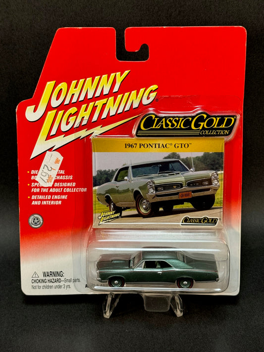 2003 Johnny Lightning Classic Gold 1967 Pontiac GTO, Green