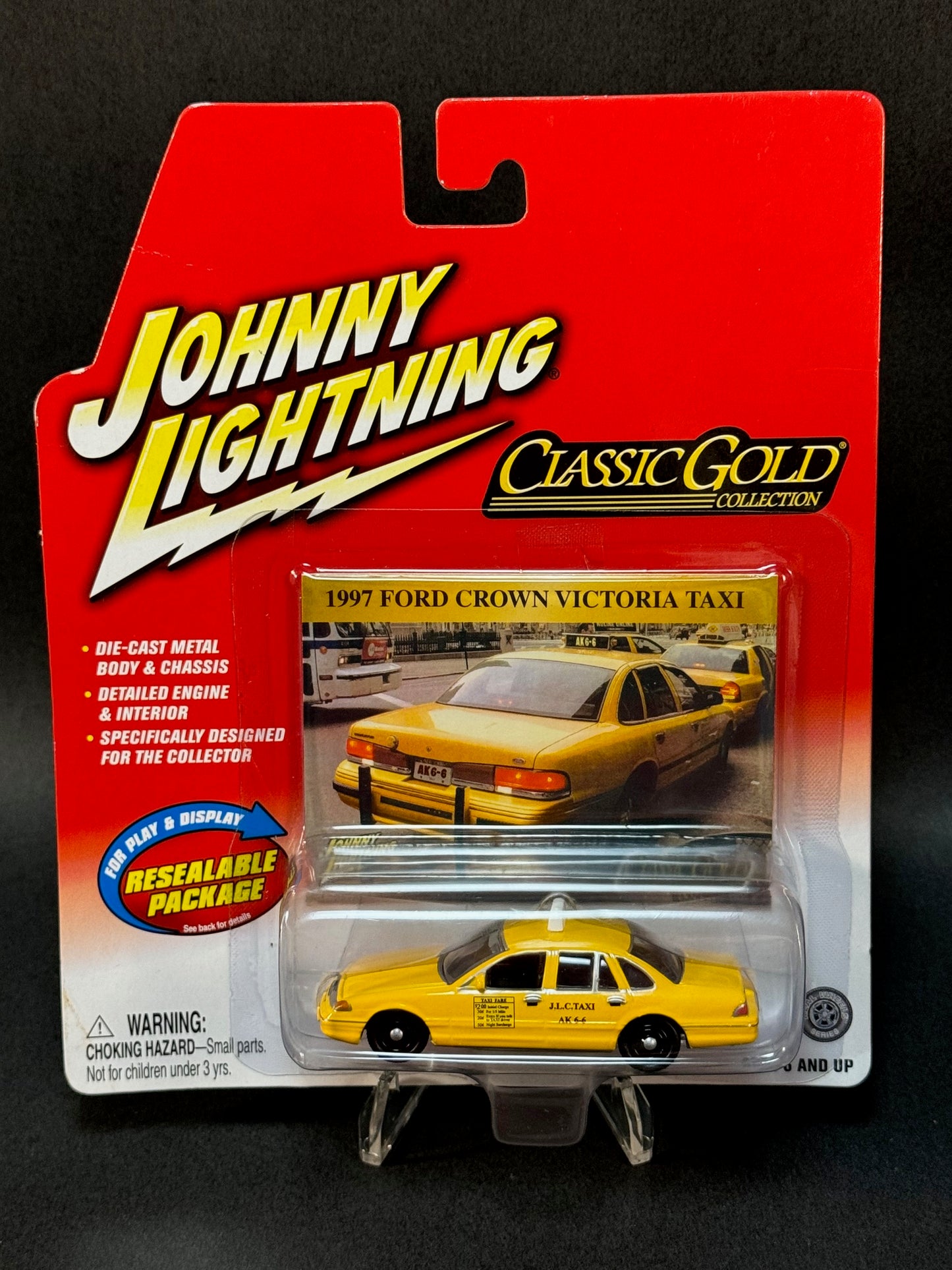 2004 Johnny Lightning Classic Gold 1997 Ford Crown Victoria Taxi, Yellow