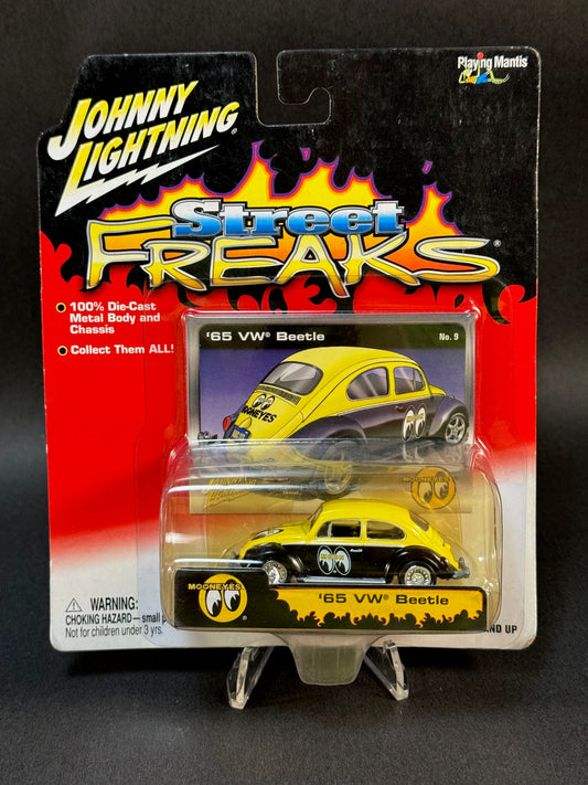 2004 Johnny Lightning Street Freaks Mooneyes #9 '65 VW Beetle, Yellow and Black