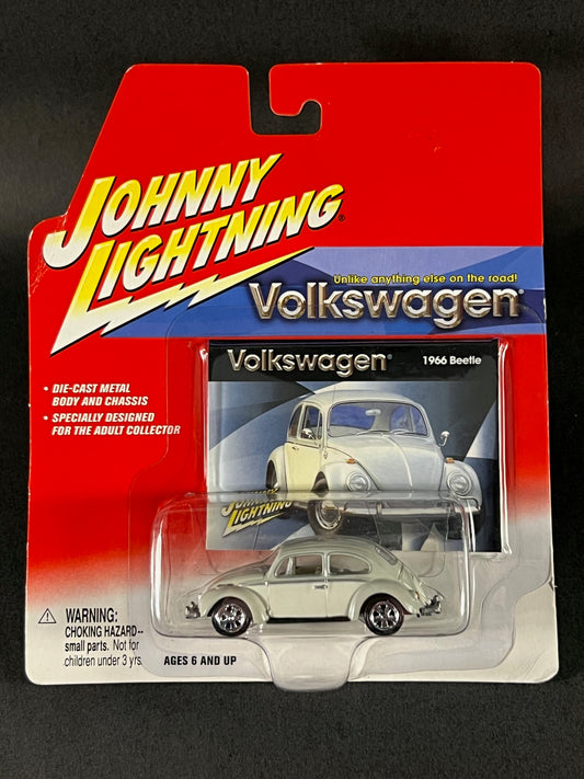 2002 Johnny Lightning Volkswagen Series 1966 Beetle, White