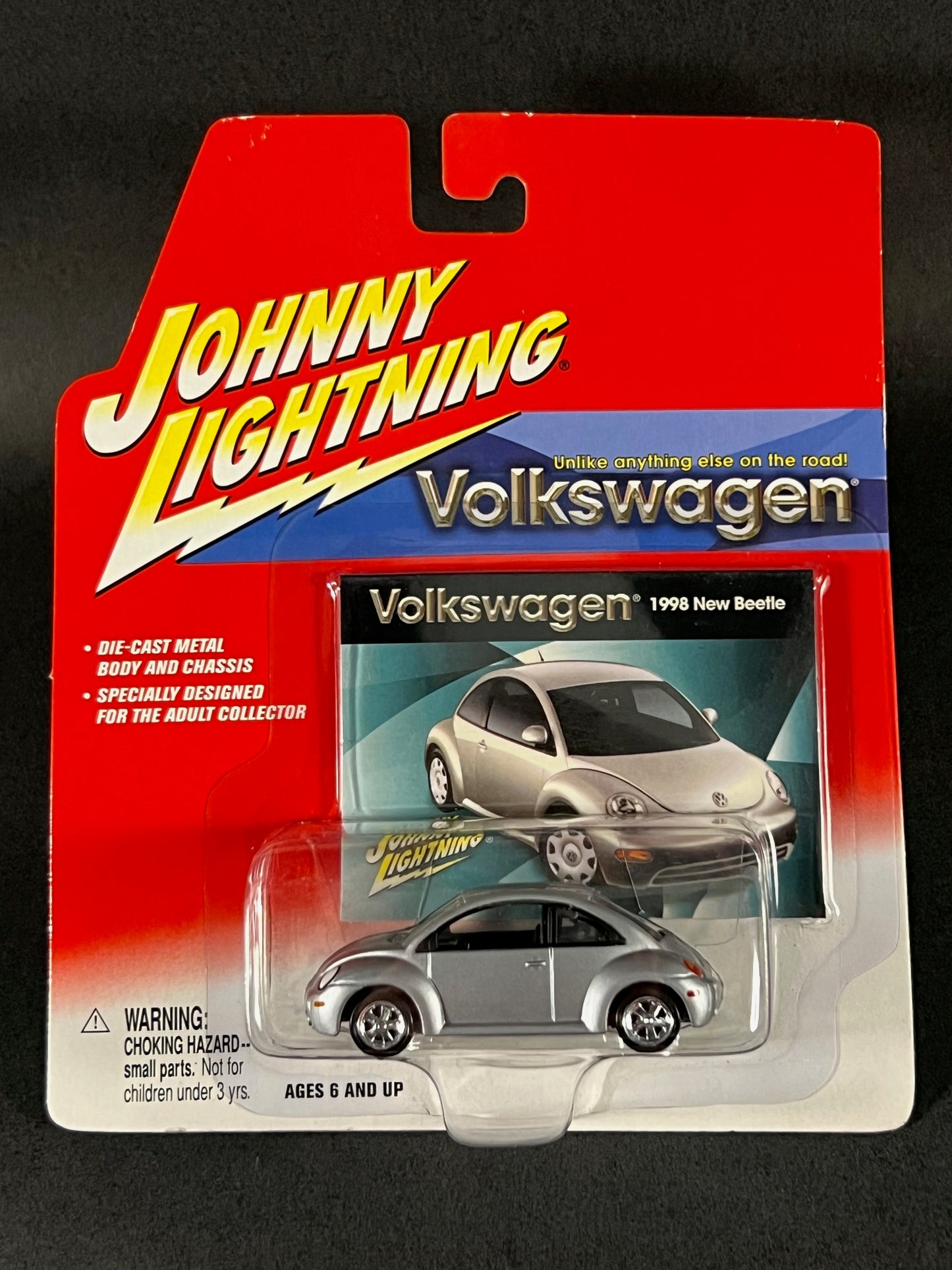 2002 Johnny Lightning Volkswagen Series 1998 New Beetle, Silver