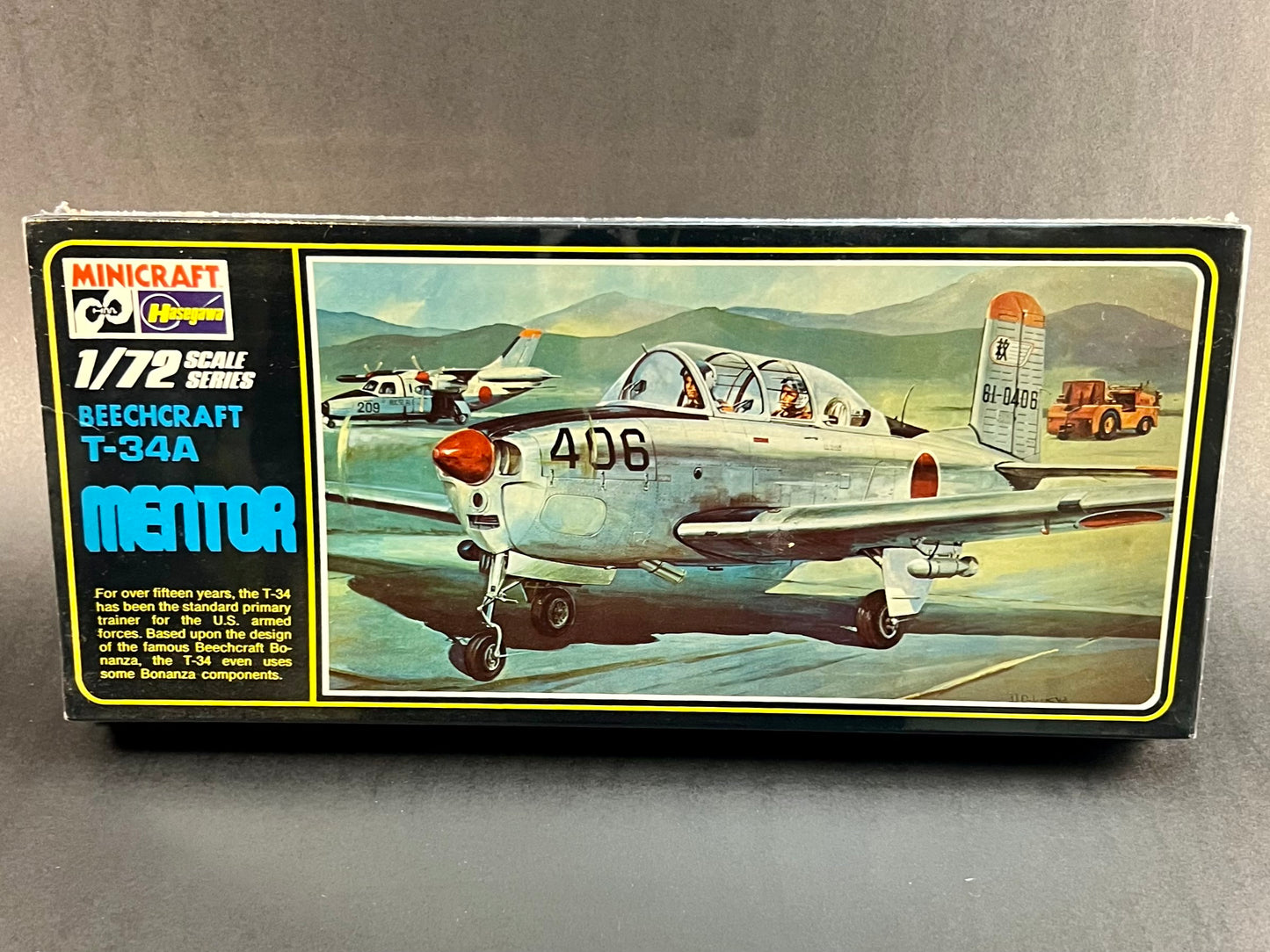 Vintage Hasegawa MiniCraft Model Plane Kit 088 1:72 Scale Beechcraft T-34A Mentor