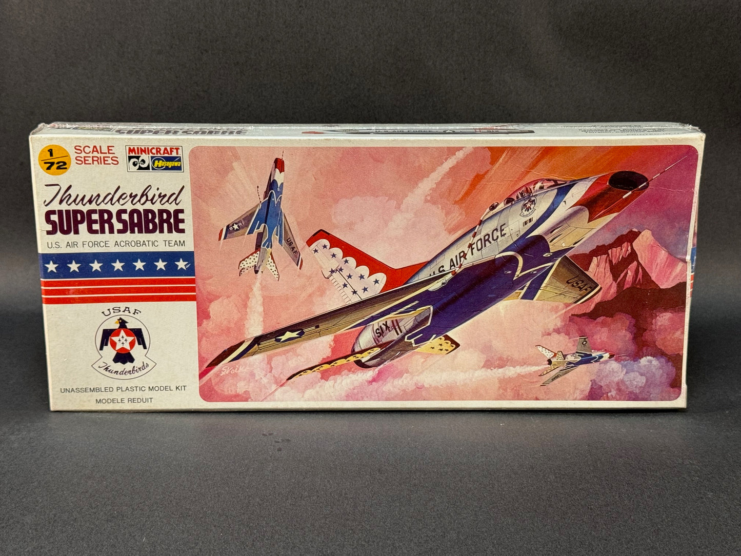 MiniCraft Hasegawa Model Kit 121 1:72 Scale Thunderbird Super Sabre