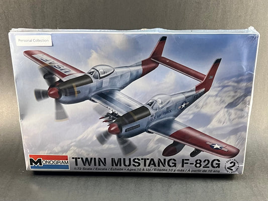 Monogram Model Kit 85-5257 1:72 Scale Twin Mustang F-82G