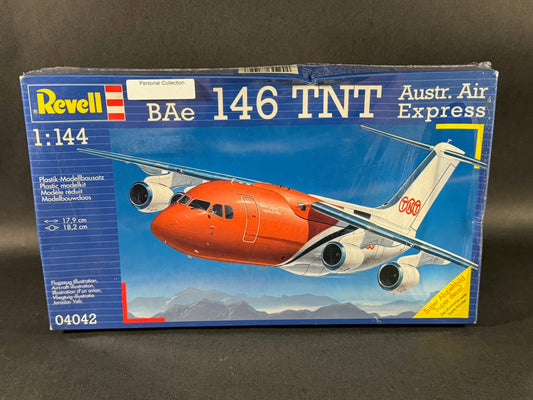 Revell Model Kit 04042 1:144 Scale BAe 146 TNT Austr. Air Express