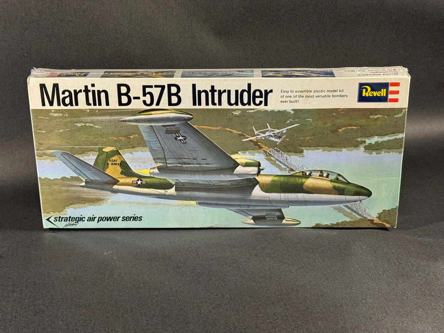 Revell Model Kit H-132 1:81 Scale Martin B-57B Intruder