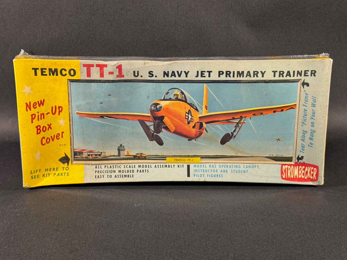 Strombecker Model Kit D36 1:42 Scale Temco TT-1 US Navy Jet Primary Trainer