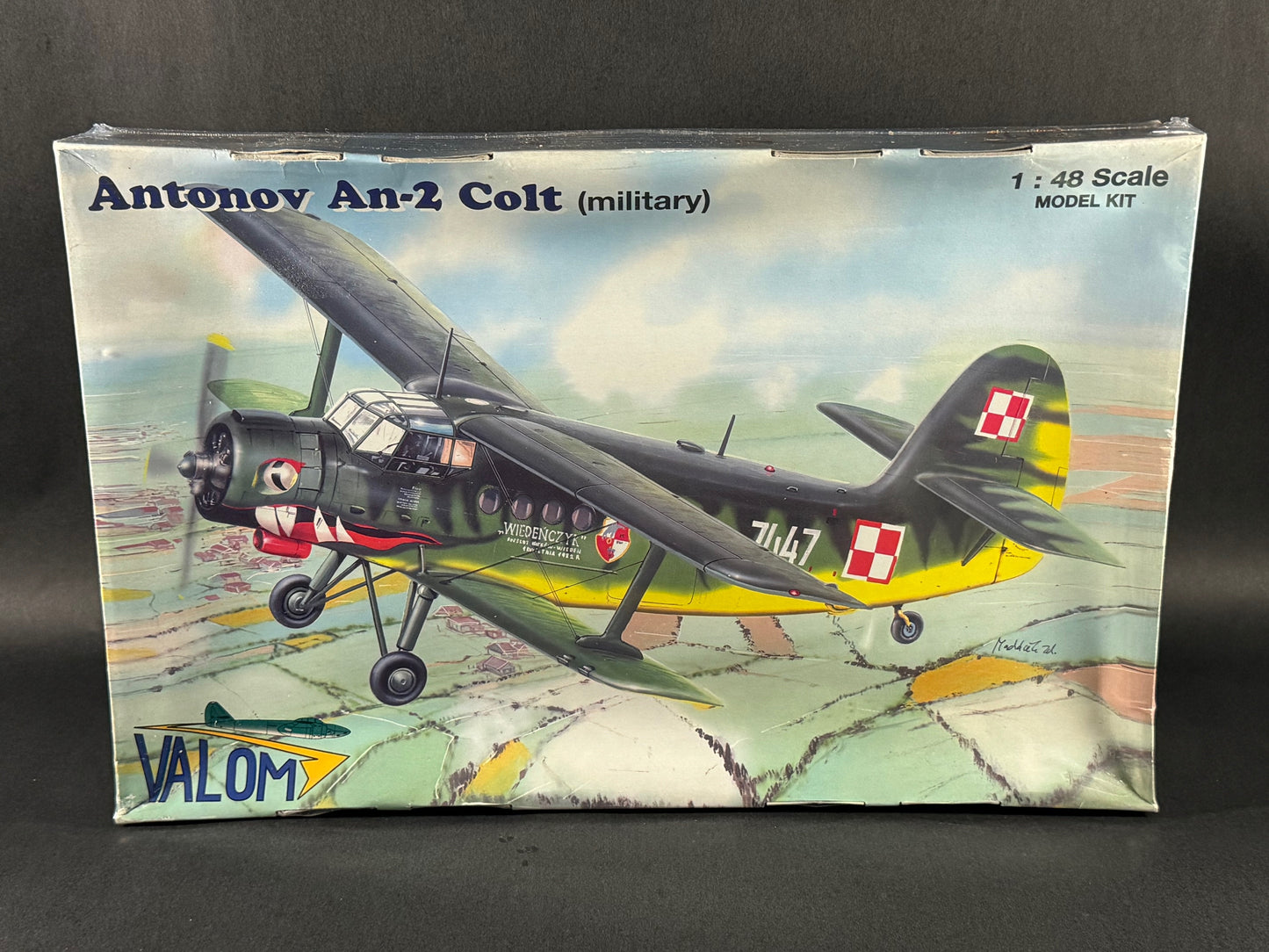 Valom Model Kit 48001 1:48 Scale Antonov AN-2 Colt (Military)